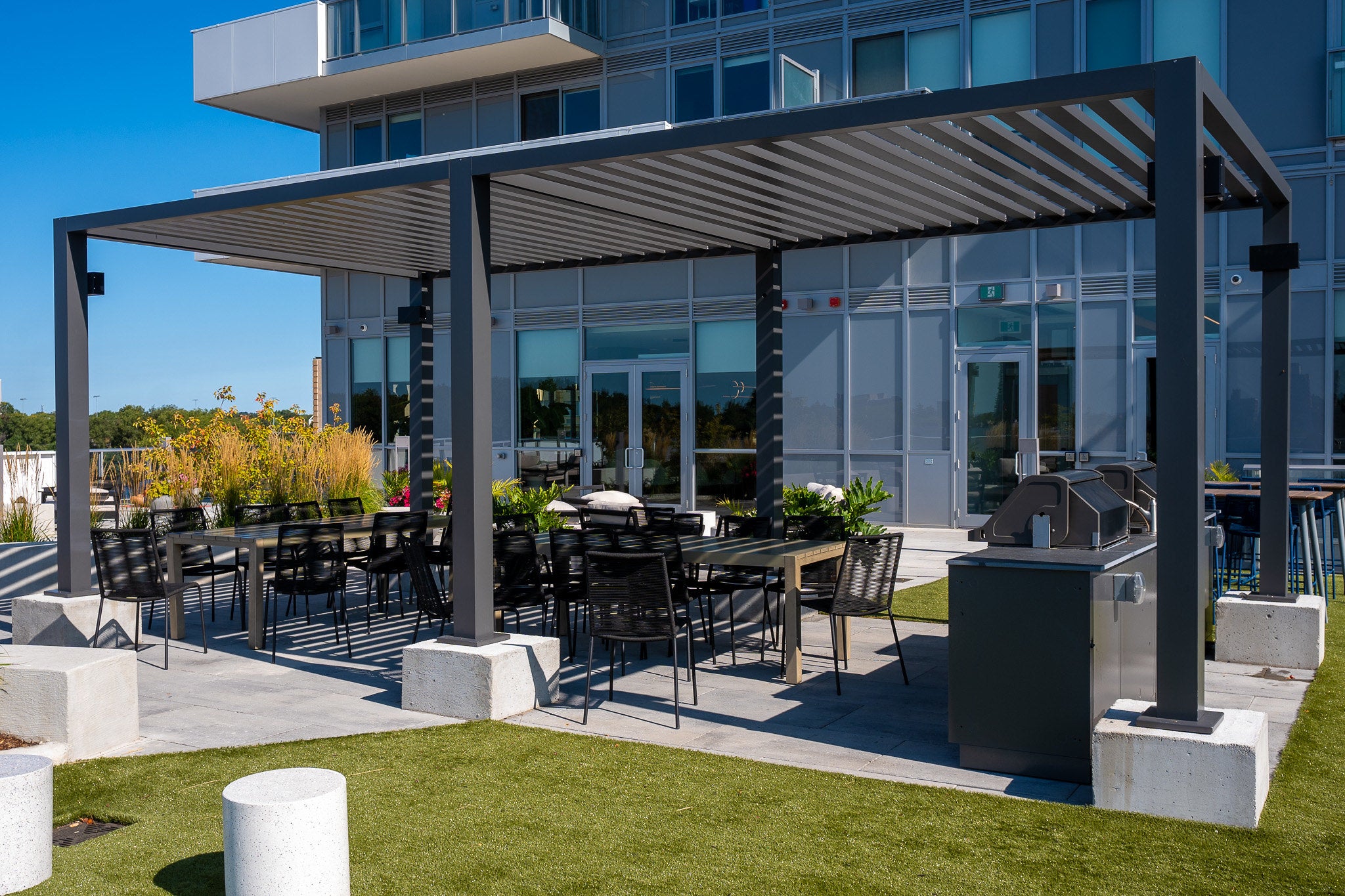 Grand Pergola, 18.5' x 25' x 8.5'H