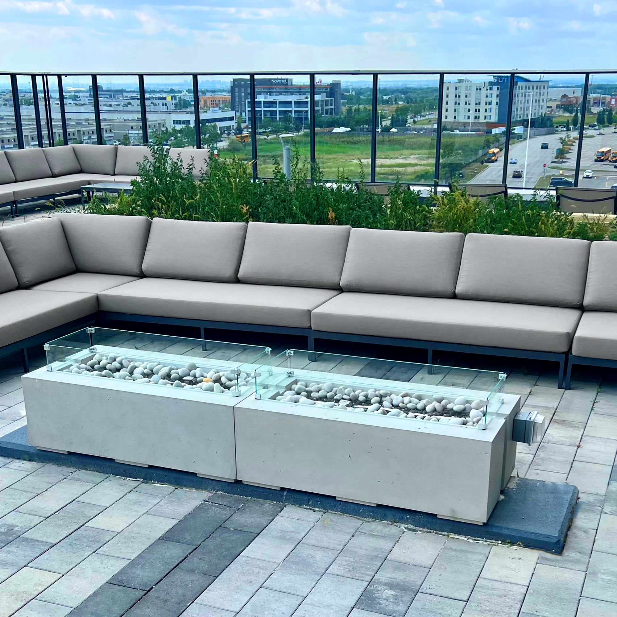 Contempo Settee