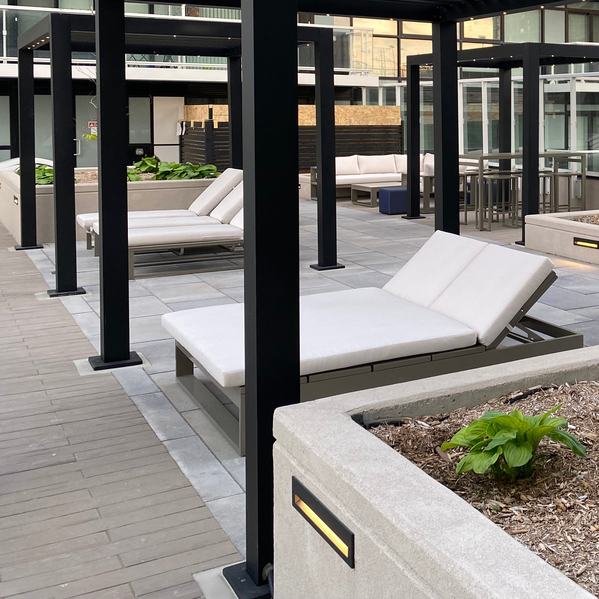 Quantum Double Daybed