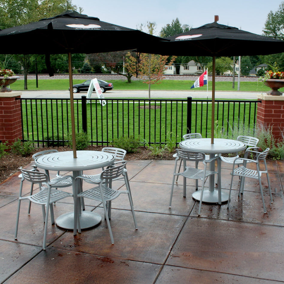 36" Round Saville Umbrella Table