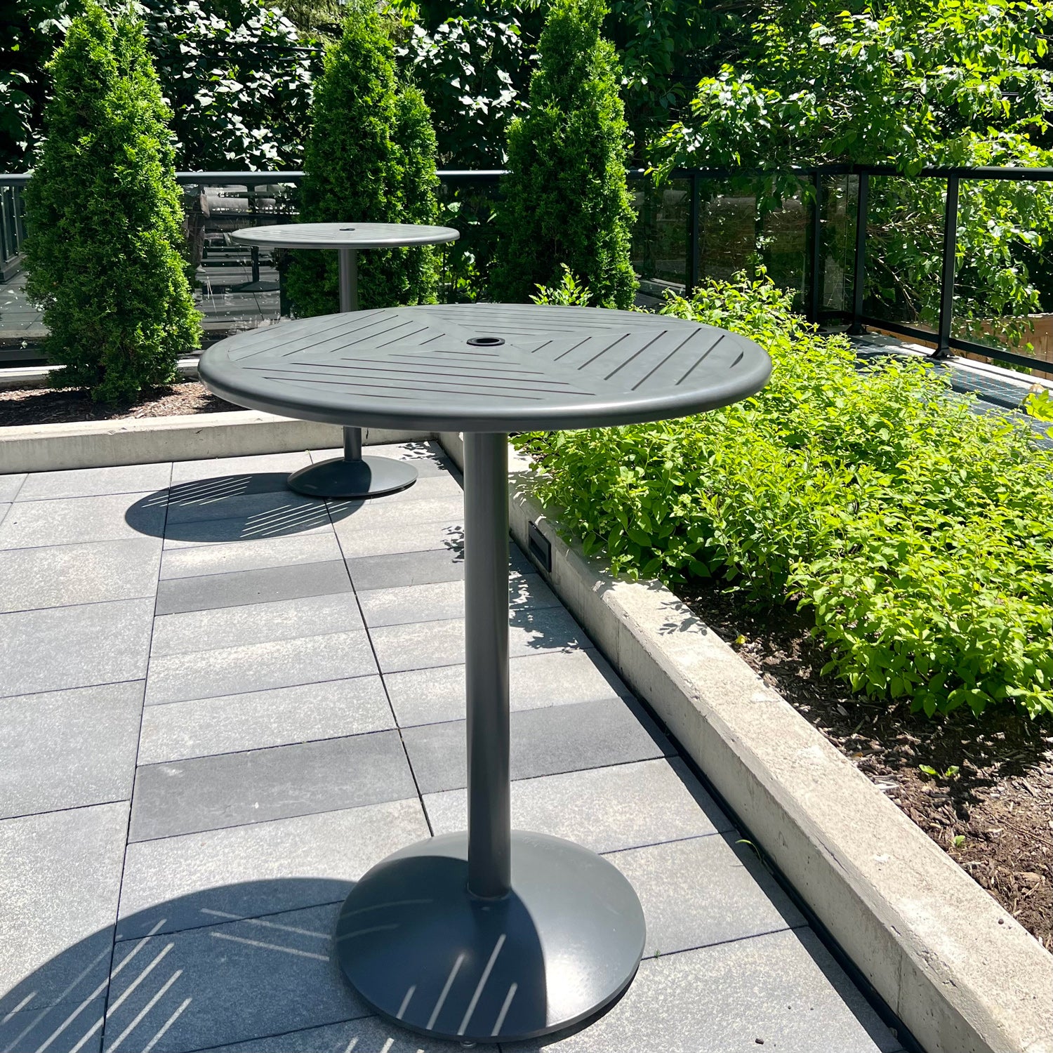 Java Aluminum Slat Bar Table, 36" Dia