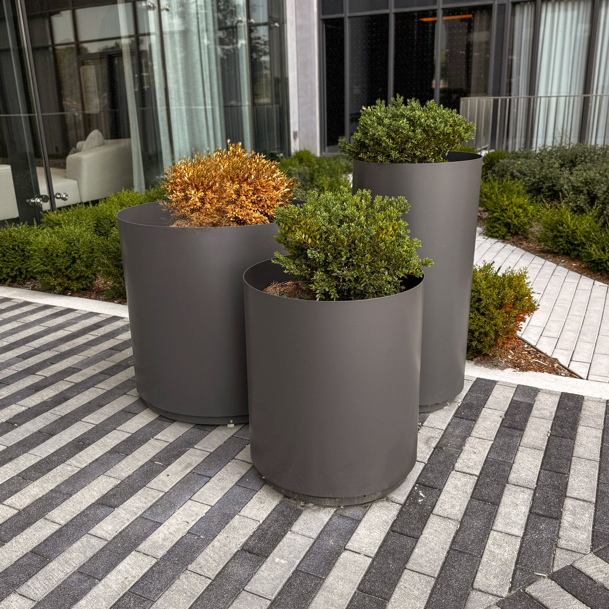 22" Lakeview Aluminum Planter