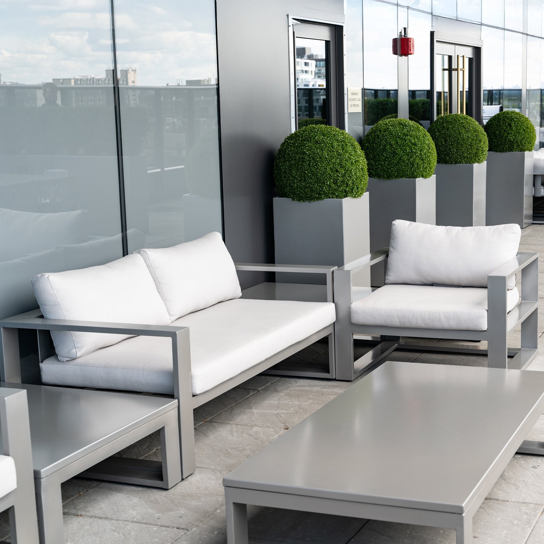 Quantum Loveseat with 2 Armrests