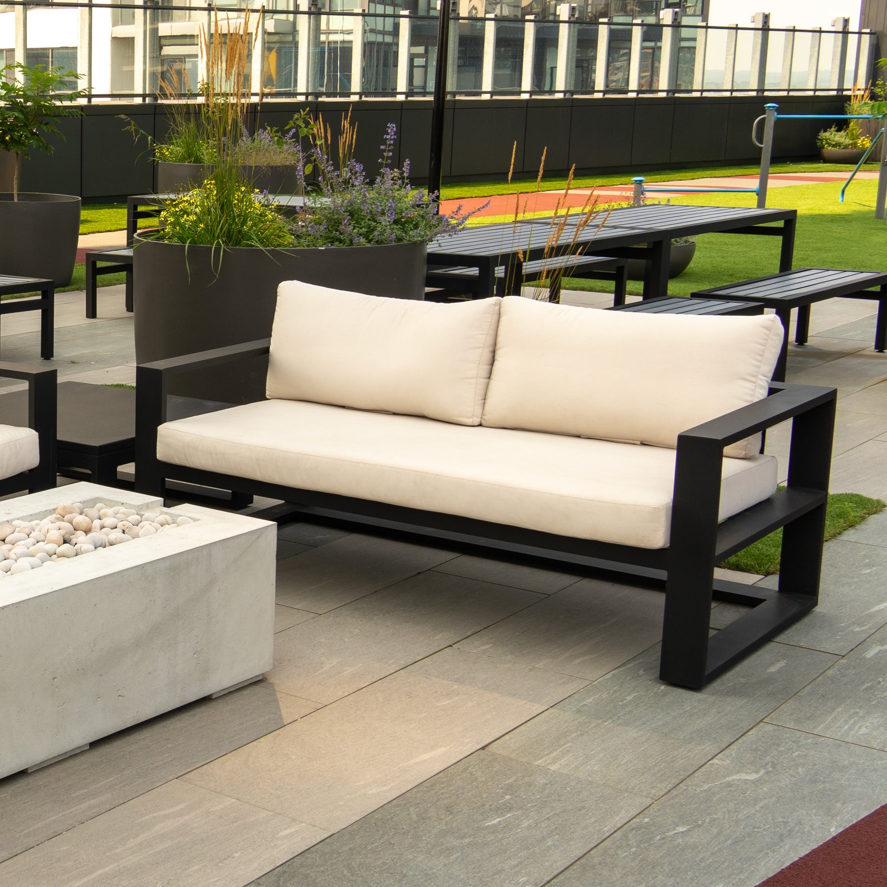 Quantum Loveseat with 2 Armrests