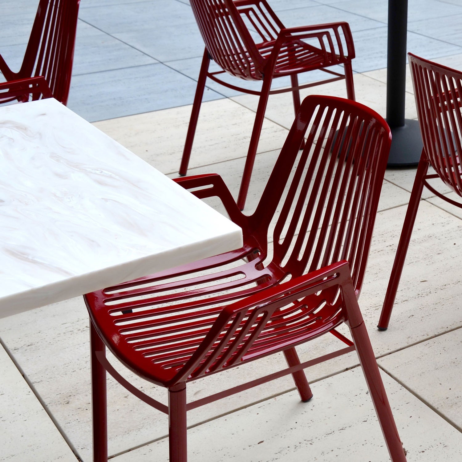 Venti Café Arm Chair with Leg Braces