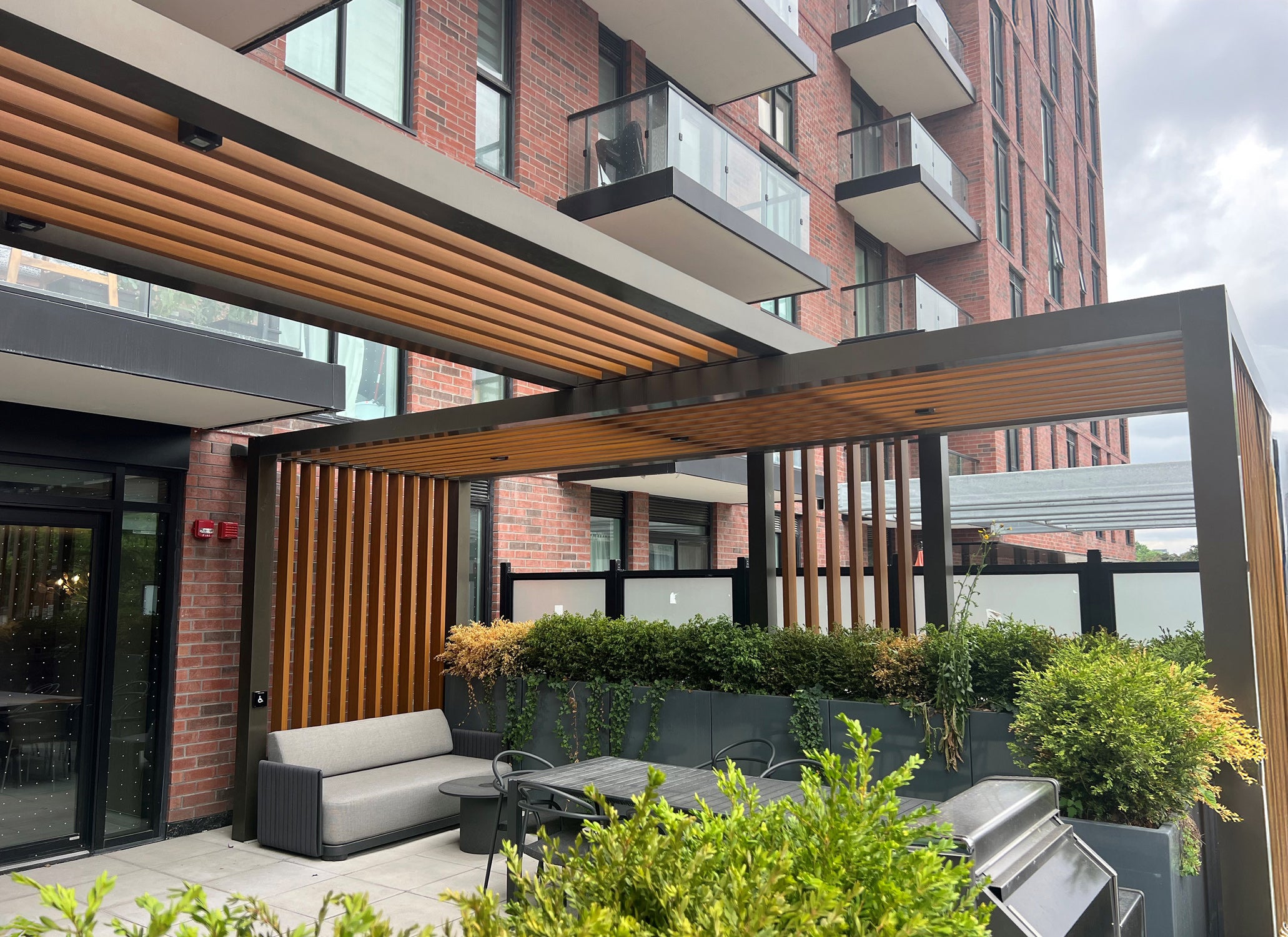 Overlapping Grand Pergola, 23' x 22' x 10.5' H