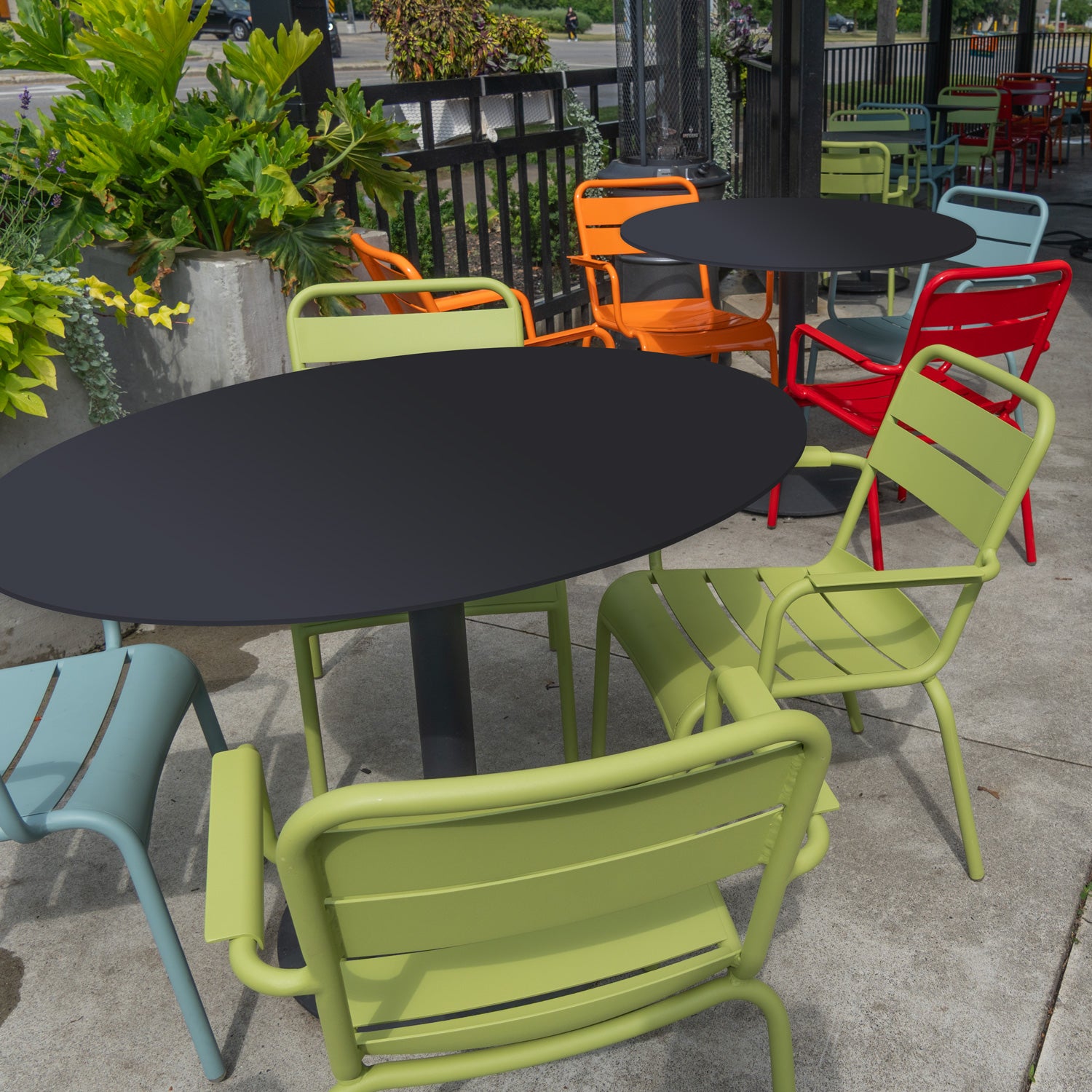 Oval Razor Aluminum Table, Weighted