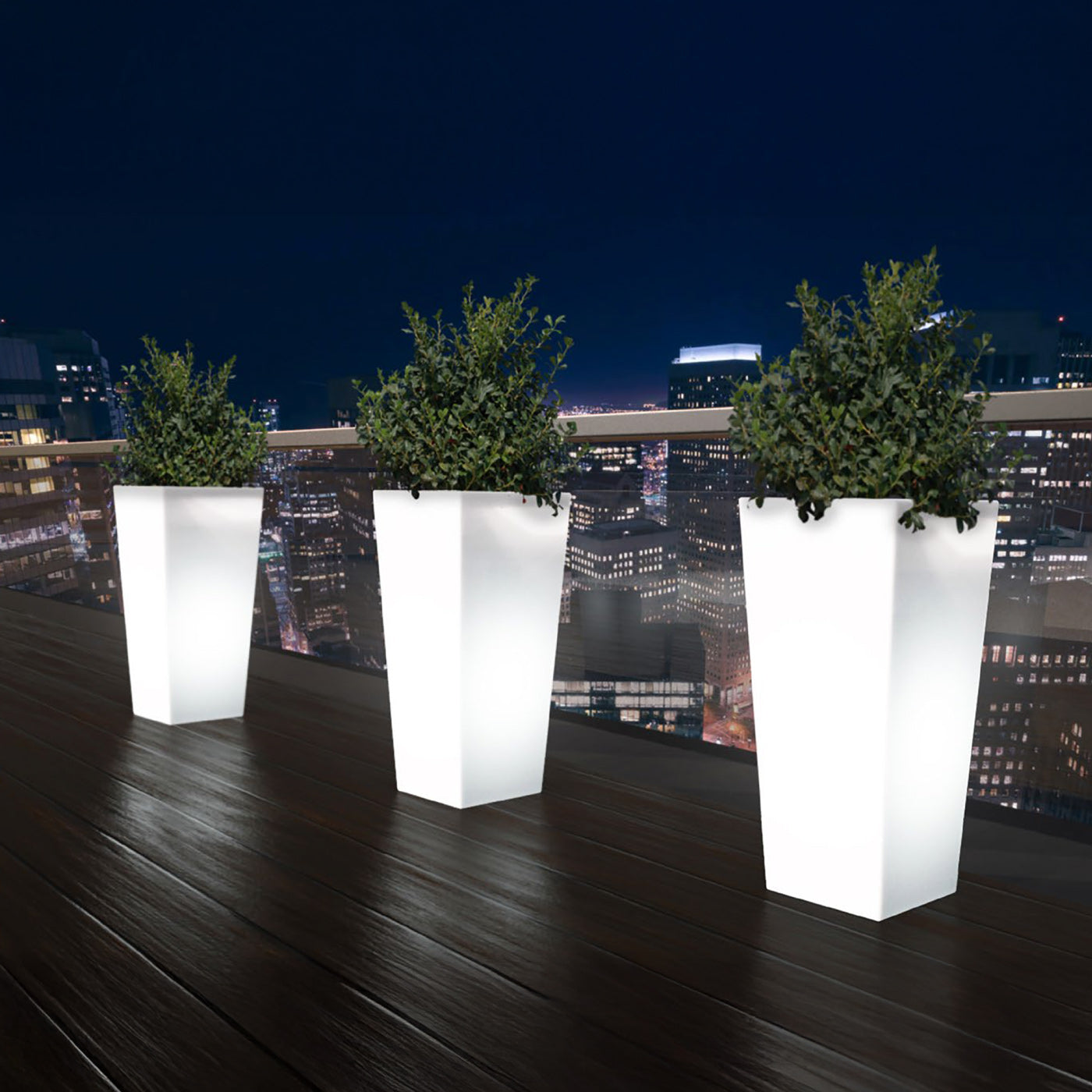 32" Tapered Illuminated Planter