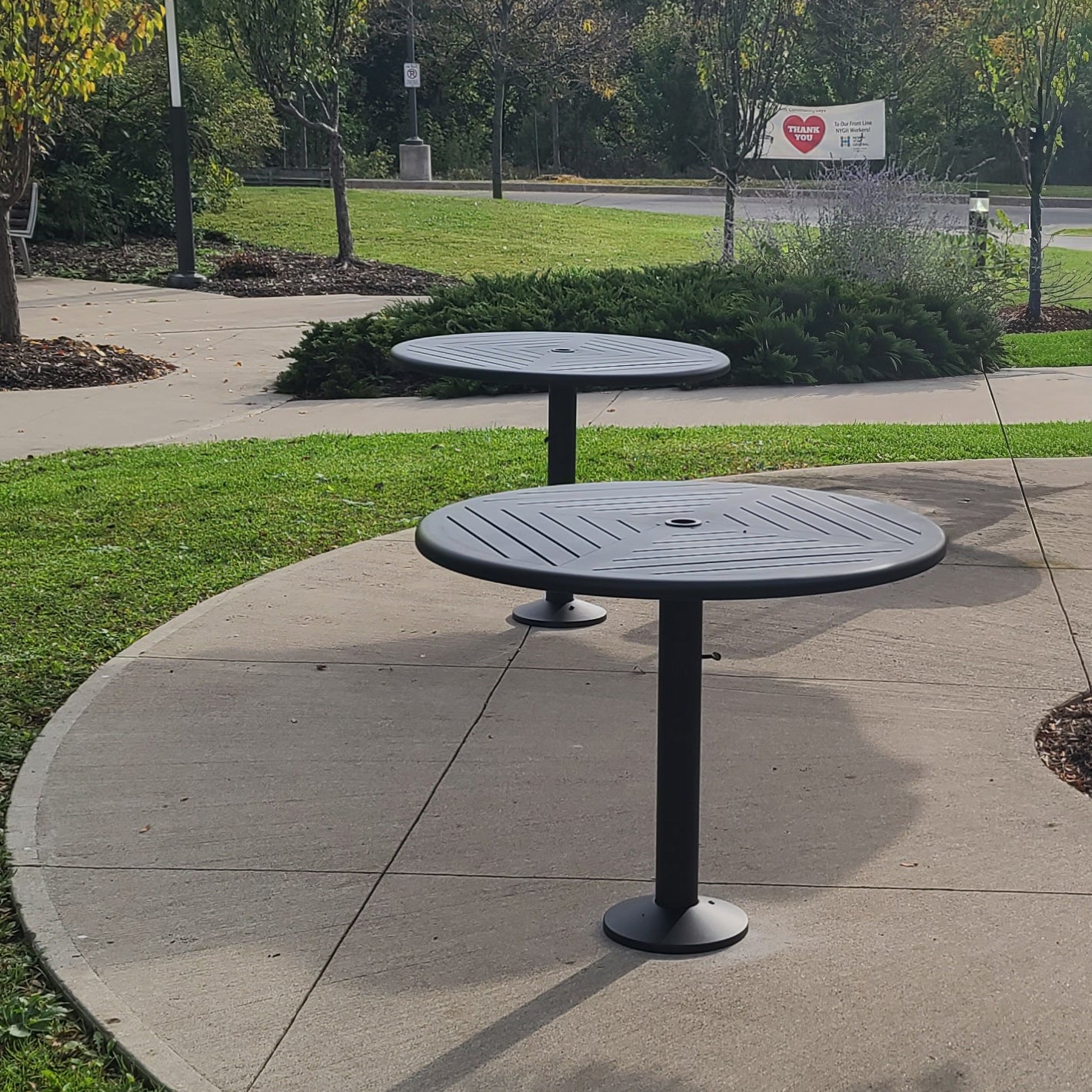 Java Aluminum Slat Table, 36" Dia with Bolt Down Base