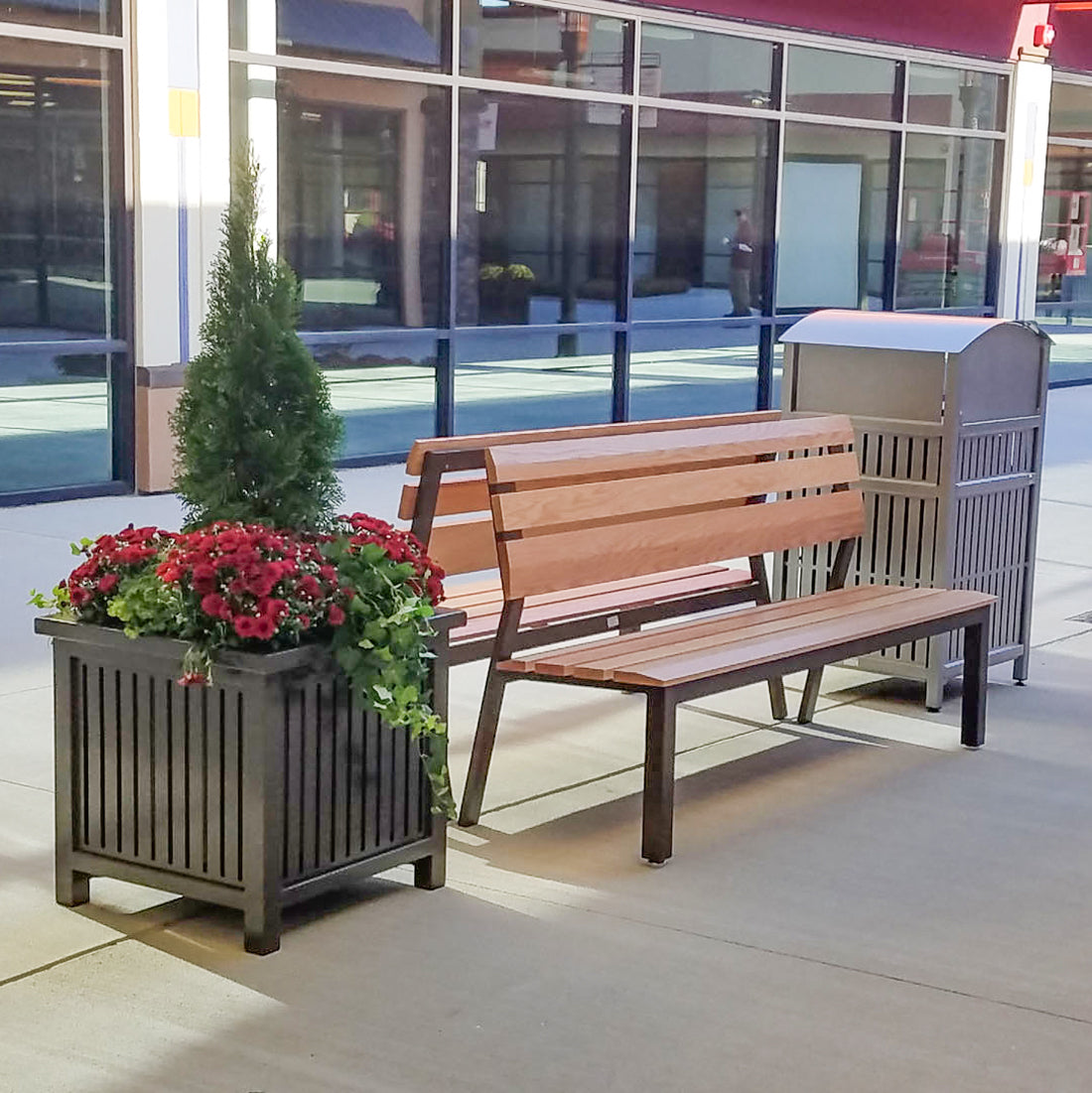 New England II Aluminum Planters